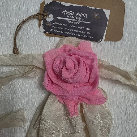 JABOT🩷MOSSIE ANNA ARTISAN DESIGN NWT - Picture 6 of 12